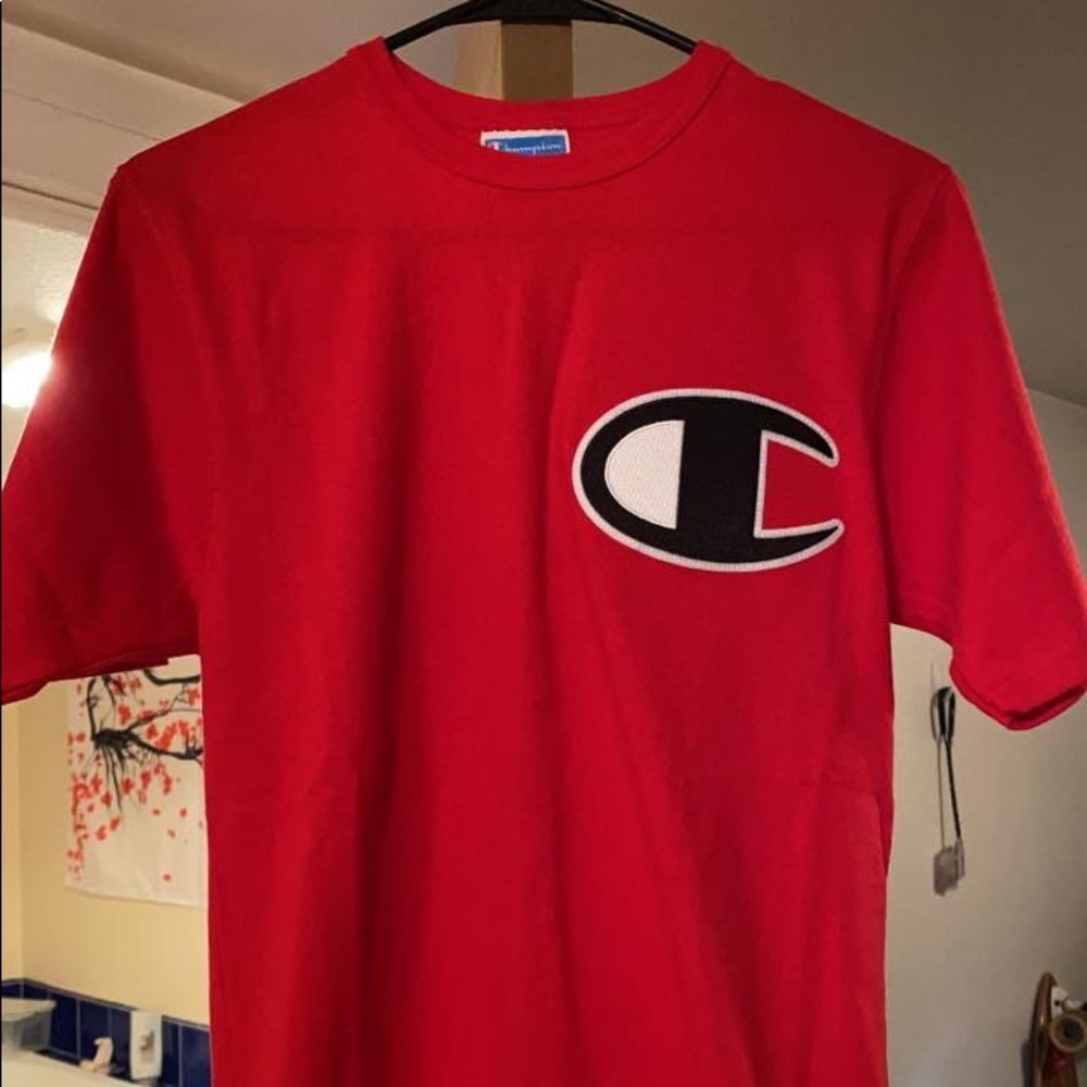 Men’s Champion shirt size small